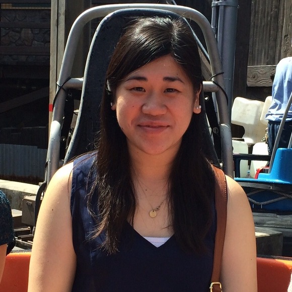 Profile Picture of Jasmine Kuang (@jkuang54) on Poshmark