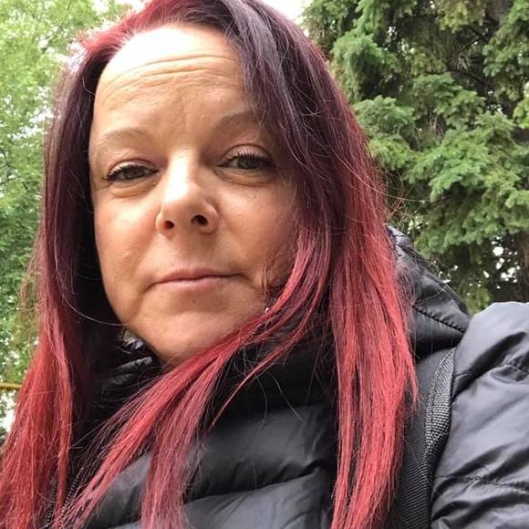 Profile Picture of Stephanie Belleau (@s_belleau) on Poshmark