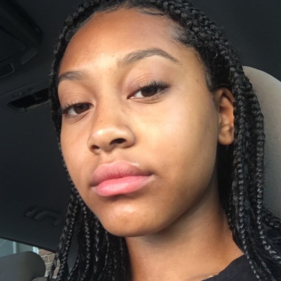 Profile Picture of Brianna Hosang (@briannahosang5) on Poshmark