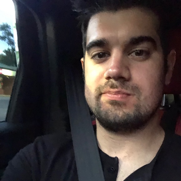 Profile Picture of Ben Zalewski (@benzalewski) on Poshmark
