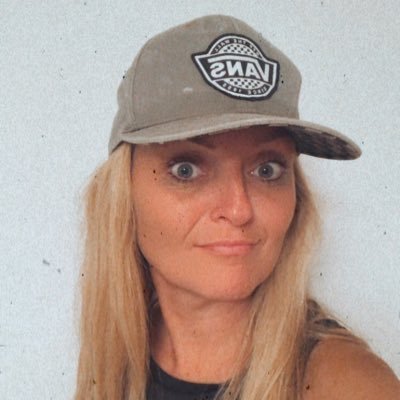 Profile Picture of Paula Orton (@MMAngel) on Twitter