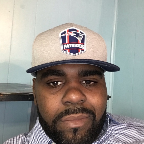 Profile Picture of Anwan Dykes (@spooc) on Poshmark