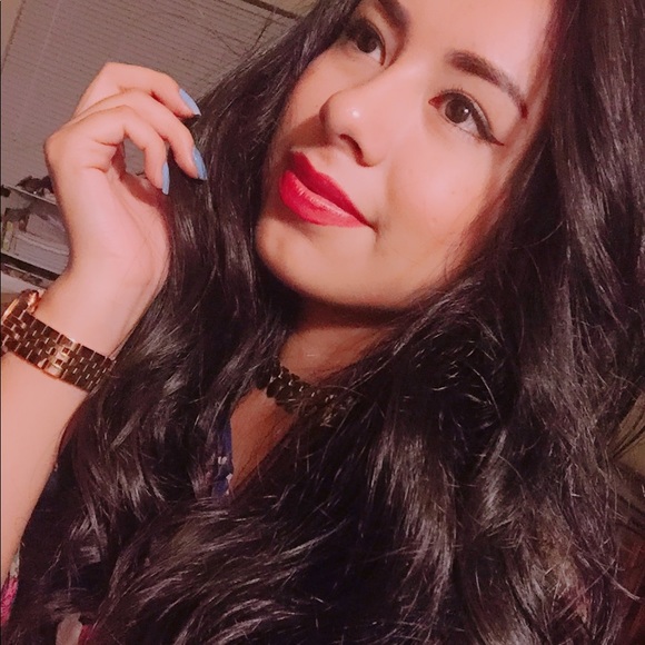 Profile Picture of Sharon Lucero (@luvi22) on Poshmark