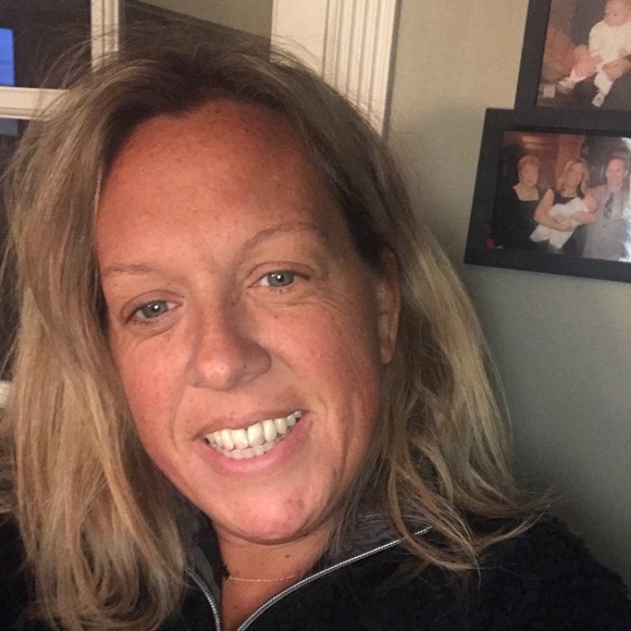 Profile Picture of Gina Mannion (@gg730) on Poshmark