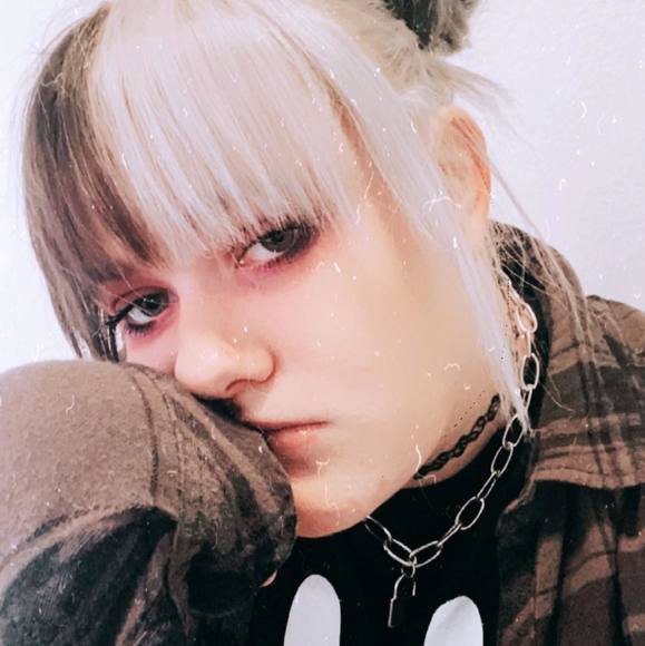 Profile Picture of Mikayla Mitchell (@mikaylafresh) on Poshmark