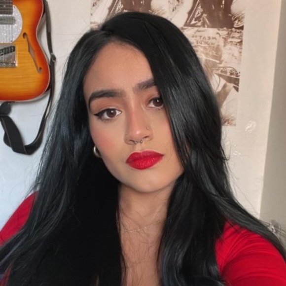 Profile Picture of Hazel Sanchez (@moonhazzze) on Poshmark