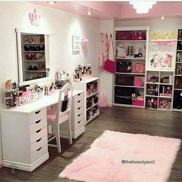 Profile Picture of Lupita1605 Lupitha1605 (@luphita1605) on Poshmark