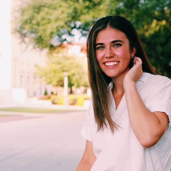 Profile Picture of Emma Scheer (@emmascheer28) on Poshmark