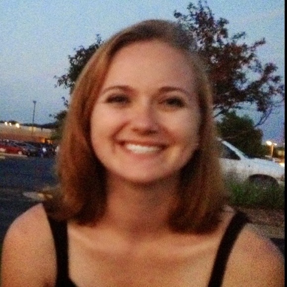 Profile Picture of Danyel Alderink (@dalderink) on Poshmark