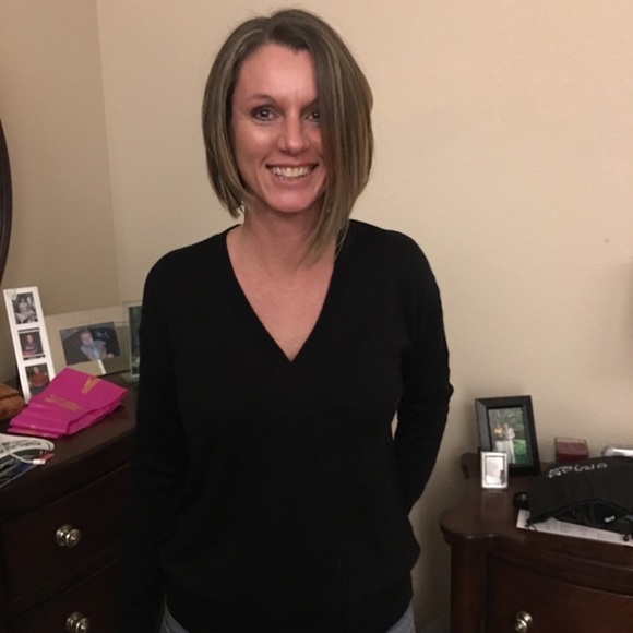 Profile Picture of Renee Morken (@rdmorken) on Poshmark