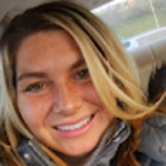 Holly Olsavsky - Poshmark Profile Picture of Holly Olsavsky (@olsavskyholly) on Poshmark