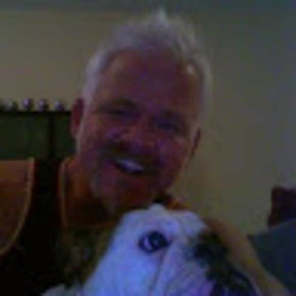 Profile Picture of Dave Peil (@rugbypunk) on Poshmark