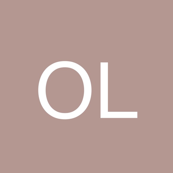 Profile Picture of Olver Luna (@olverluna) on Poshmark