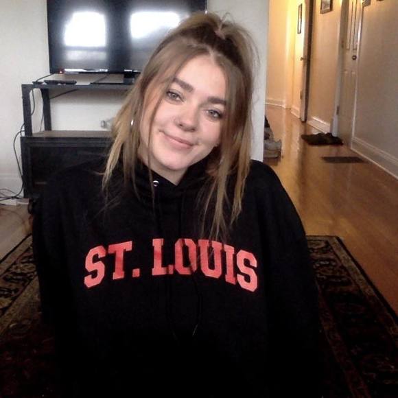 Profile Picture of Jamie Vandervort (@jamiemv98) on Poshmark