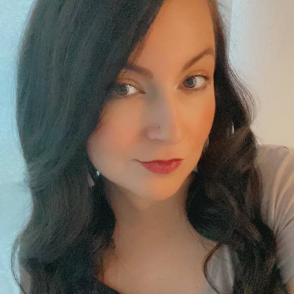 Profile Picture of Cara Howard (@caralynn84) on Poshmark
