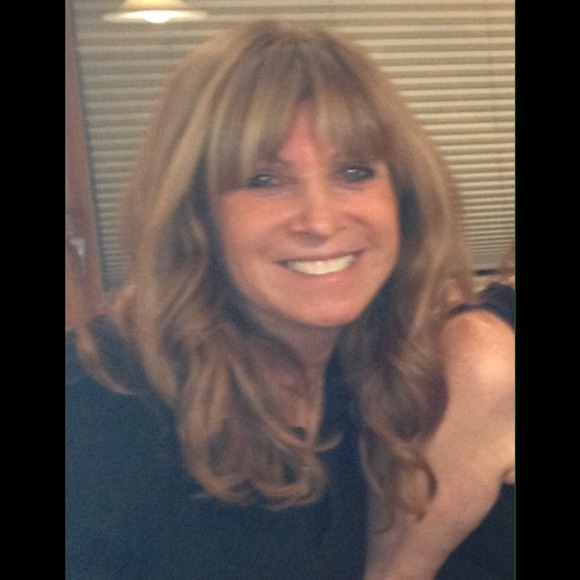 Profile Picture of Lisa Gronsky (@lgronsky1) on Poshmark