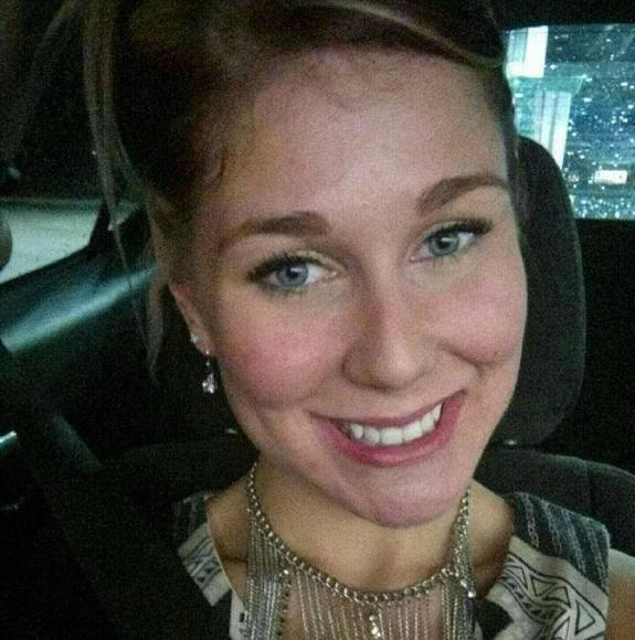 Profile Picture of Stacia Roberts (@slr93) on Poshmark