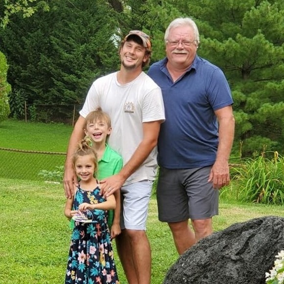 Profile Picture of Nancy Tramer (@nancy8236) on Poshmark