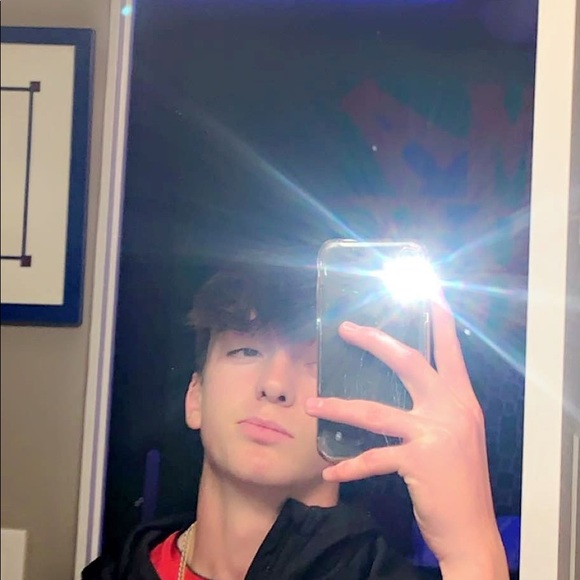 Profile Picture of Mark Mcnaney (@markym7) on Poshmark