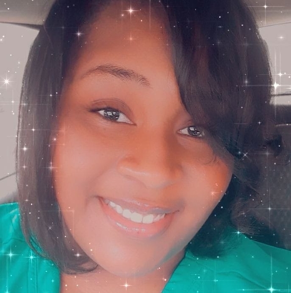 Profile Picture of Thedra Riddley (@tonyalove18) on Poshmark