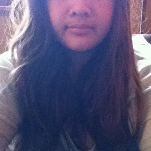 Profile Picture of Celine Gonzalez (@missceline) on Poshmark