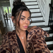 Profile Picture of Steph Pappas (@StephPappas) on Youtube