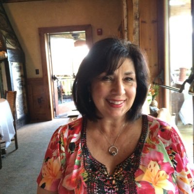 Profile Picture of Suzanne Nicholson (@sophianikko) on Twitter