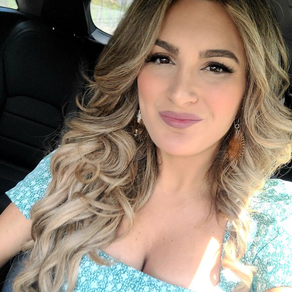 Profile Picture of Danielle Pacelli (@d_pacelli) on Poshmark