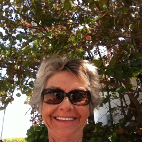 Profile Picture of Kay Holt (@skimmom) on Poshmark