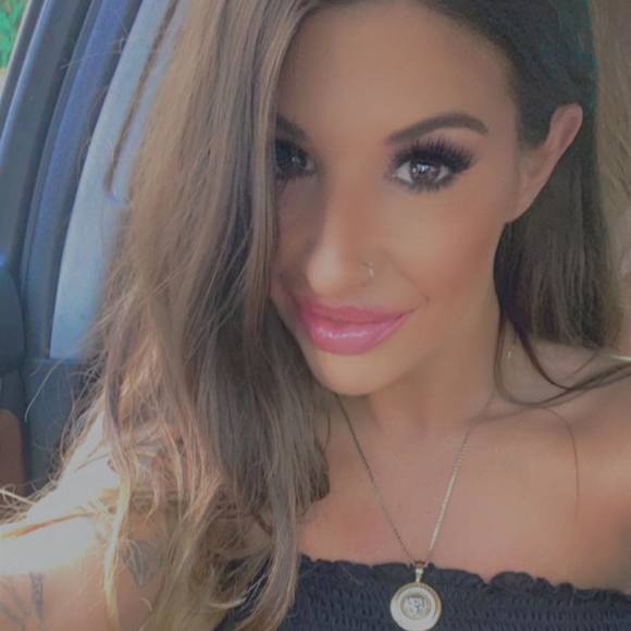 Profile Picture of Chantal Gamelin (@chantalgamelin) on Poshmark