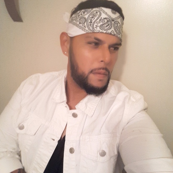 Profile Picture of Joel Solis (@joelmiami27) on Poshmark