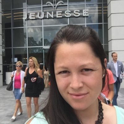 Profile Picture of Cynthia Lee Ling (@cynleeling) on Twitter