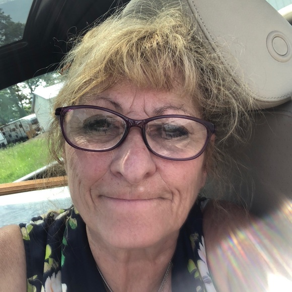 Maria Kappas - Poshmark Profile Picture of Maria Kappas (@msk1958) on Poshmark