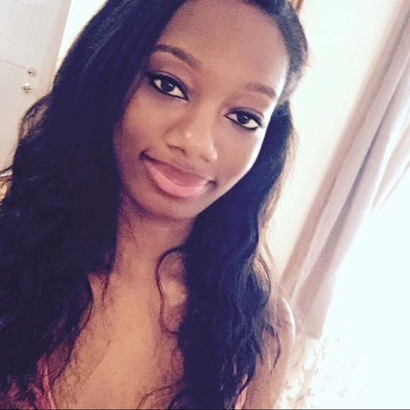 Anabelle Vilbrun - Poshmark Profile Picture of Anabelle Vilbrun (@avilbrun312) on Poshmark