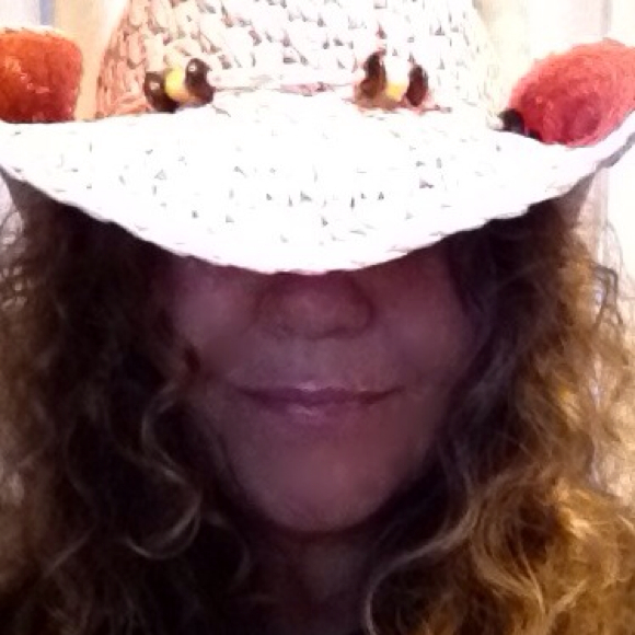 Profile Picture of Dori Trunnell (@diori) on Poshmark