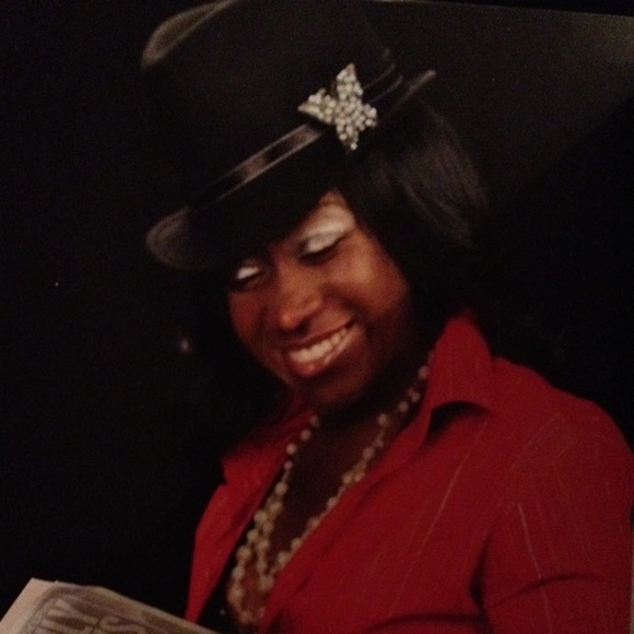 Profile Picture of Sandra Gibbs (@segbbs) on Poshmark