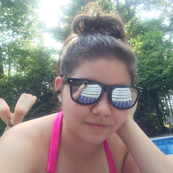 Profile Picture of Brianna Quick (@mbquick) on Poshmark