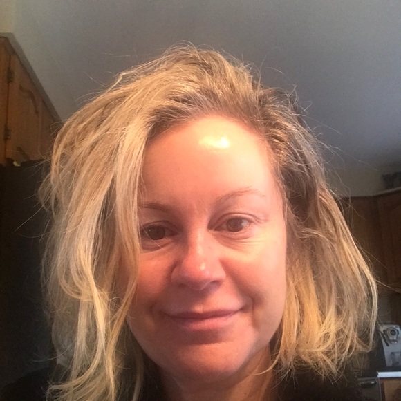 Profile Picture of Sonia Beliveau (@soniabel2016) on Poshmark