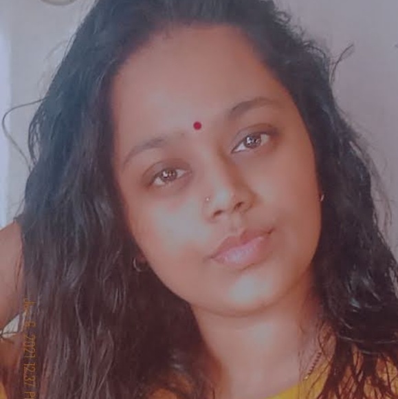Profile Picture of Shweta Chandorkar (@shwety) on Poshmark