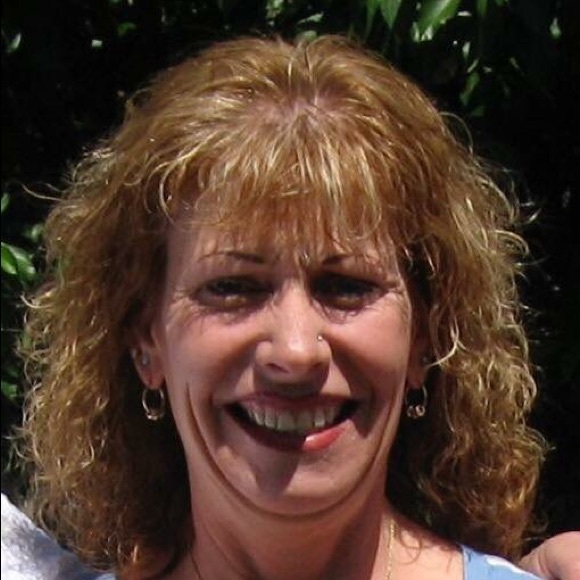 Profile Picture of Pamela Chamblin (@pchamblin) on Poshmark