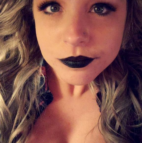 Profile Picture of Bethany Cropper (@bethanycropper) on Poshmark