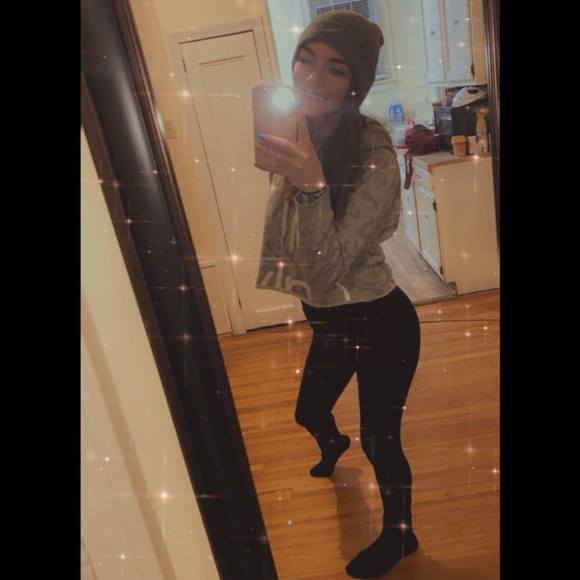 Ashton Binegar - Poshmark Profile Picture of Ashton Binegar (@ashtonriley0) on Poshmark