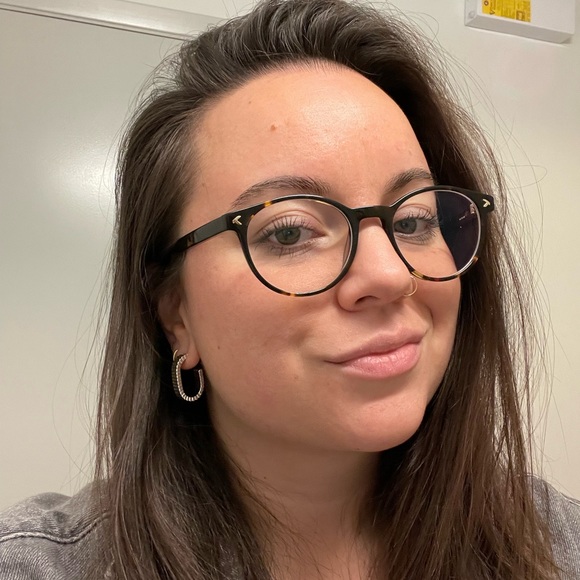 Profile Picture of Esther Hellquist (@e_hellquist) on Poshmark