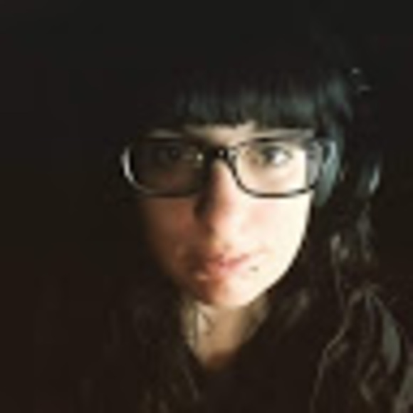 Profile Picture of Robin Gillam (@robingillam) on Poshmark