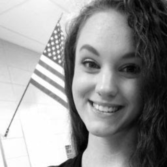 Profile Picture of Whitney Morrow (@morroww) on Poshmark