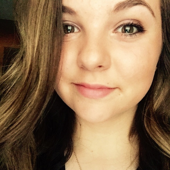 Profile Picture of Kailyn Edestrand (@kailyn15) on Poshmark