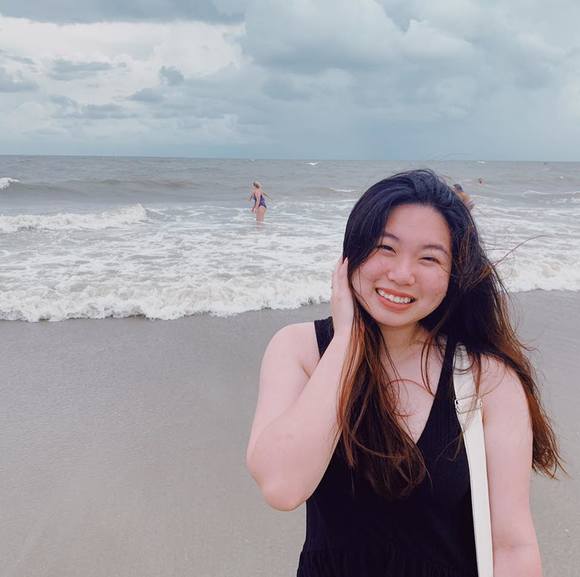 Profile Picture of Skye Kim (@_jskye_) on Poshmark