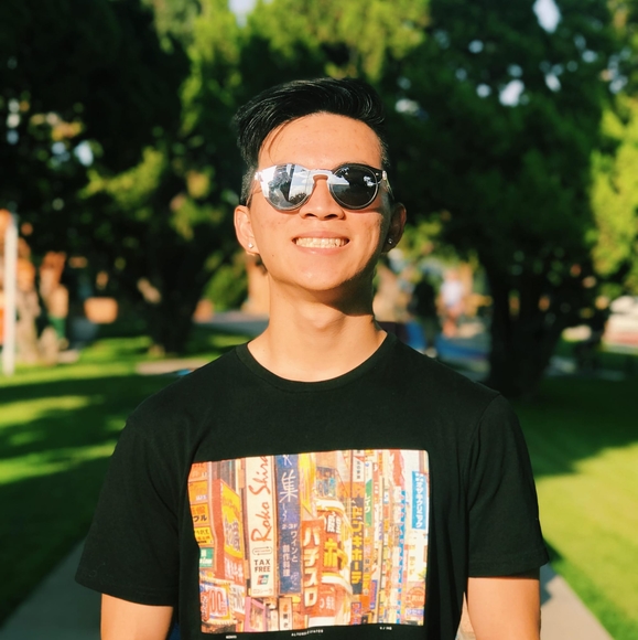 Profile Picture of Stephen Chen (@stephenchen102) on Poshmark