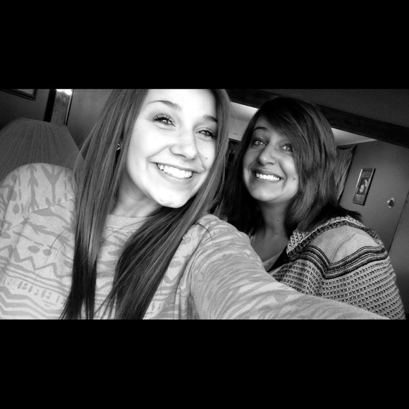 Profile Picture of Anna Cochell (@annacochell13) on Poshmark