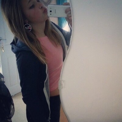Profile Picture of Lara Gates (@Laragatesx) on Twitter